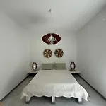 White House Naxos *
