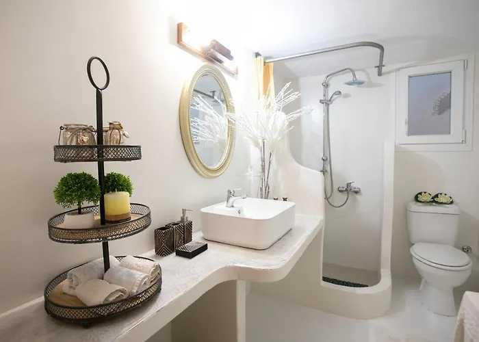 White House Naxos * Apollon